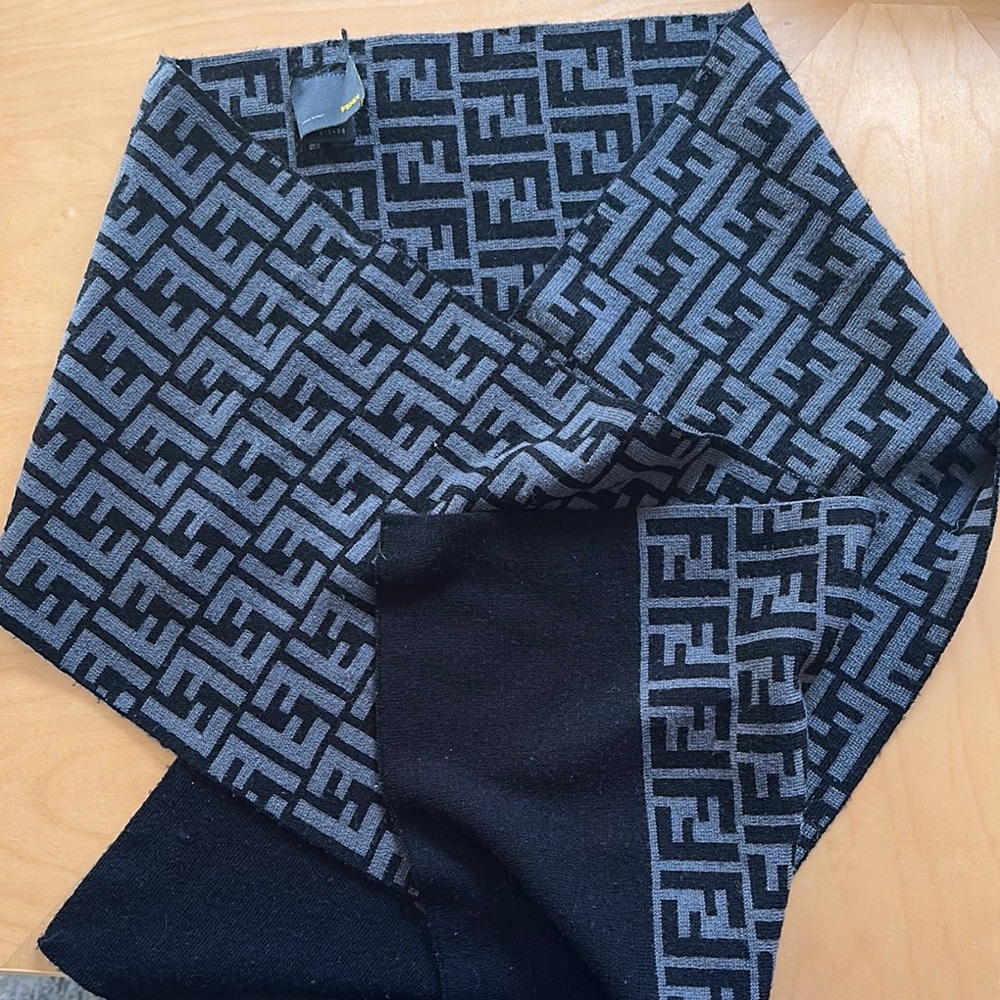 Fendi Black and Gray Scarf